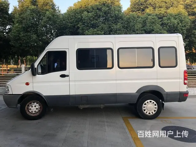 依维柯长轴中顶6座支持分期首付2万开走包过户 - 图片 12