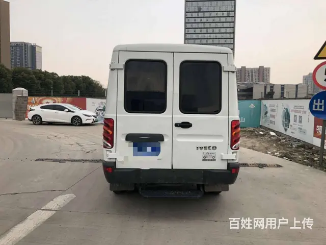 依维柯长轴中顶6座支持分期首付2万开走包过户 - 图片 9