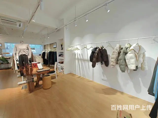 （易转介绍）义乌客流量大全新装修服装店转让 - 图片 7