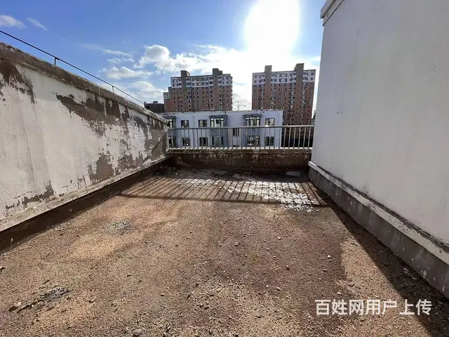龙泽雅苑！毛坯房58平送阁楼两室南北4.18万先到先得 - 图片 1