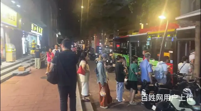 荔湾区名校网高档住宅区西村地铁明火餐饮食商铺出租 写字楼、商 - 图片 1