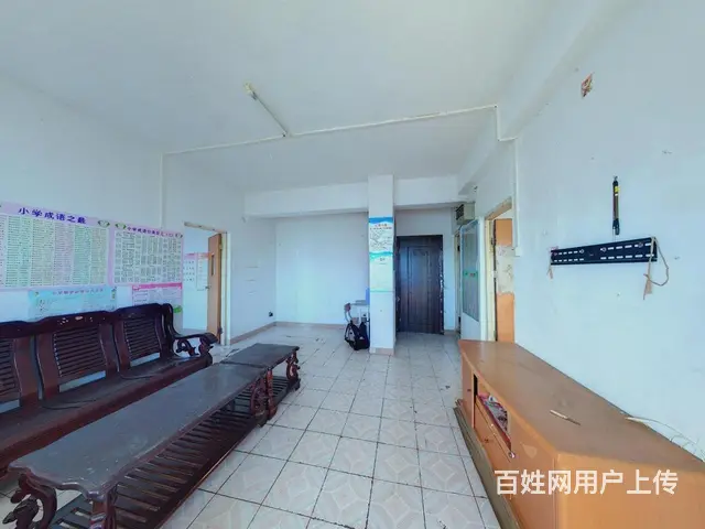 新香洲准电梯房，上宝花园，大两房首付低，单价低 - 图片 2