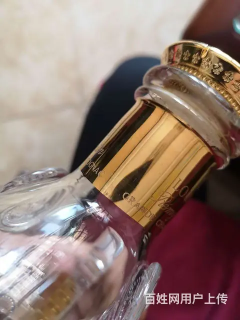 揭阳轩尼诗李察酒瓶回收多年真假一眼便知 - 图片 1