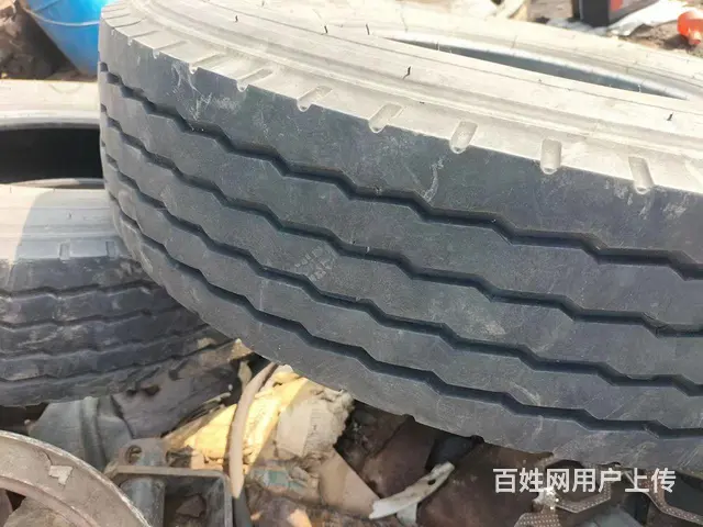 货车拆车胎 - 图片 1
