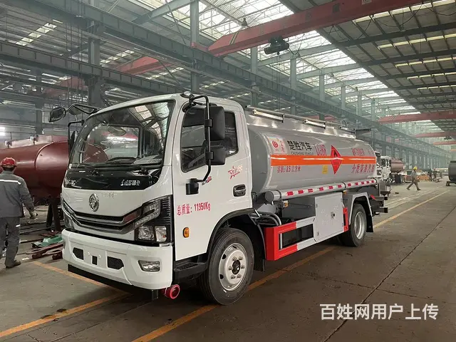 伊春东风小型加油车8吨拉油车厂家包上户 - 图片 1