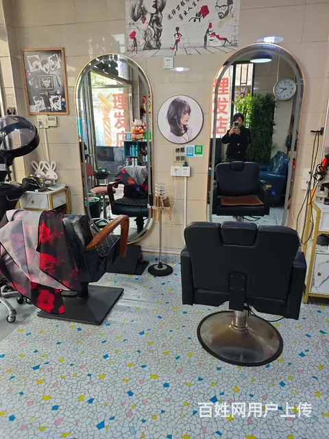 杰森造型老店生意很好年龄大了太累 - 图片 1