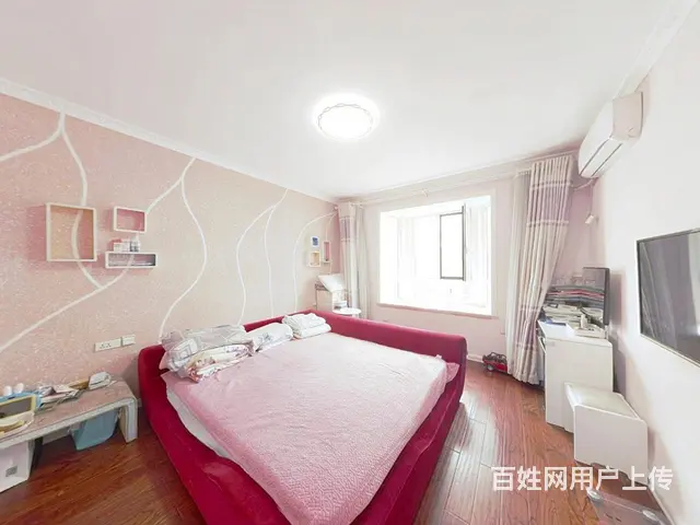 中海旁洋房3楼，通透两居室，精装修带车位小棚 - 图片 1