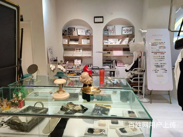 B个人一左岸明珠临街服装店转让 - 图片 7