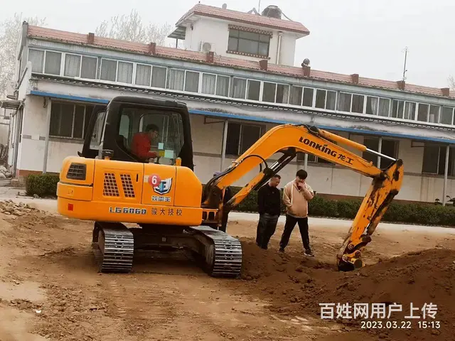 威海挖机培训驾校铲车培训叉车培训学电焊骏大技校 - 图片 1