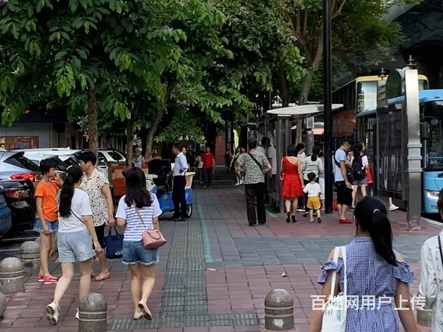 火车站商圈旺铺  适合餐饮 饮品 烘焙 小吃等 - 图片 9