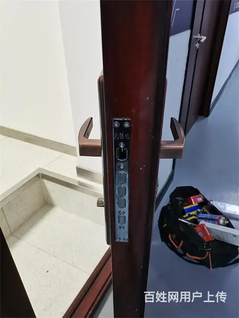 济南吉尔花园附近开锁公司电话、换锁心开车锁门锁 - 图片 3