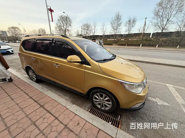 宝骏 宝骏730 2014款 1.8 手动 舒适型7座 - 图片 1