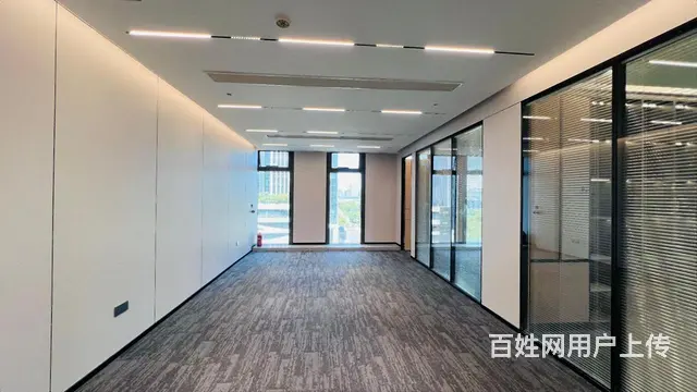 保亿中心，全新精装，采光通透，户型正气，交通便利，配套成熟！ - 图片 1