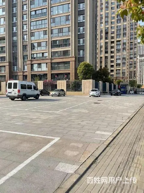 钟楼清潭路旁美居260平十字路口拐角商铺80个车位 - 图片 3