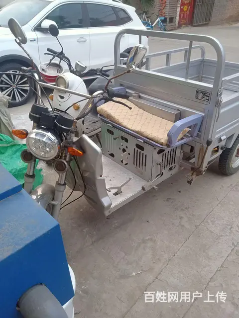三轮摩托车 - 图片 1