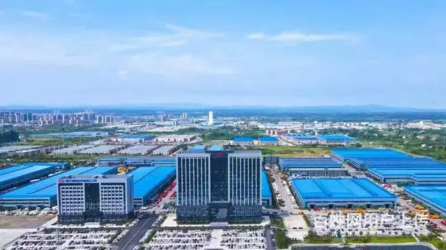 东风小三轴平板车 可拉200 220钩机拖车板车 - 图片 11
