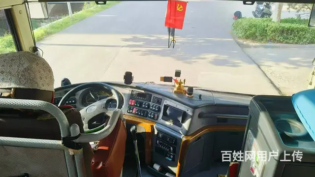 北方配置国四双罐45座天然气宇通6110旅游车 - 图片 3