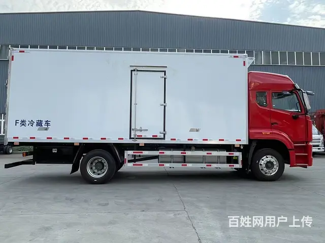 重汽豪沃6米8生鲜运输绿通版冷藏车可以拉多少吨白条猪 - 图片 3