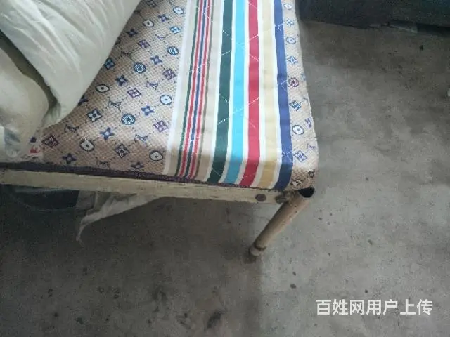 搬家急卖一米五 两米床垫 铁床 - 图片 3