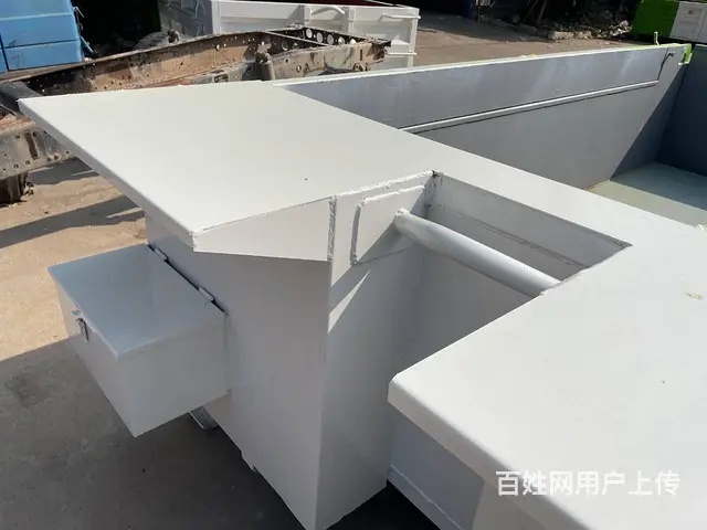 大运蓝牌10吨钩臂式垃圾车 车厢可卸式垃圾车包上户 - 图片 2