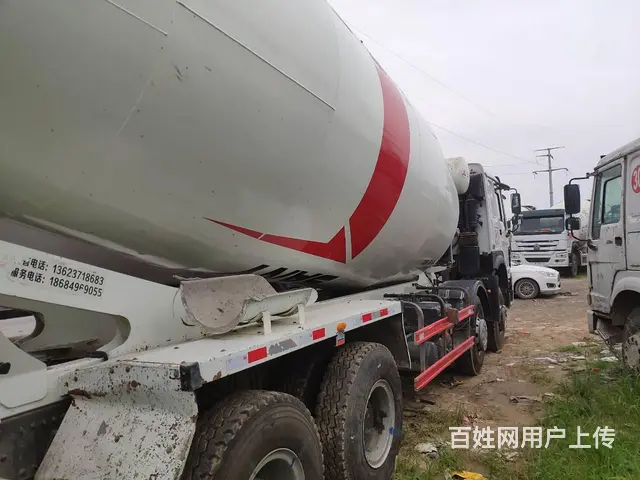 出售18年二手豪沃搅拌车 大20方 国五 前四后八 - 图片 5