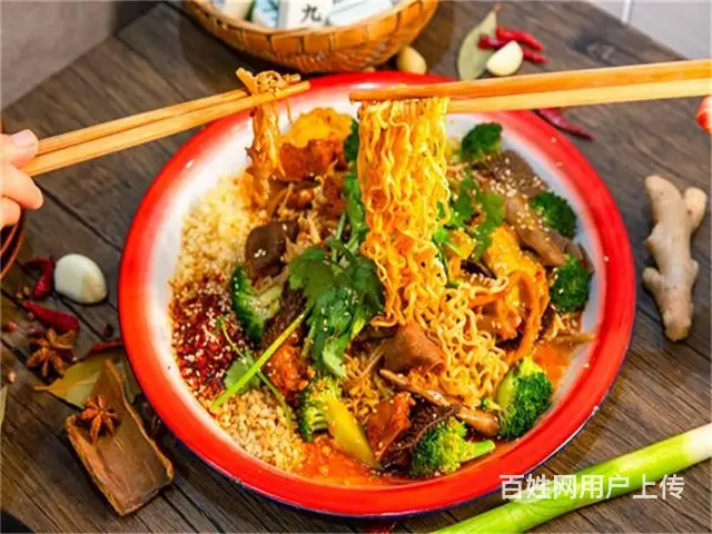 商洛加盟盘盘麻辣烫 开店扶持 - 图片 1