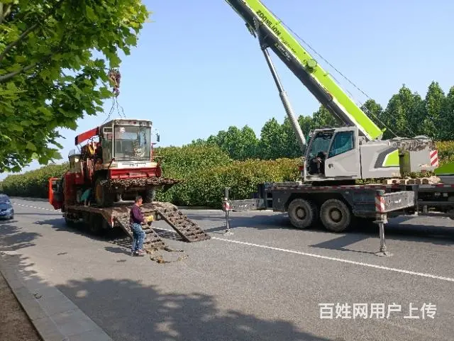 高价回收报废玉米收，收割机 - 图片 1