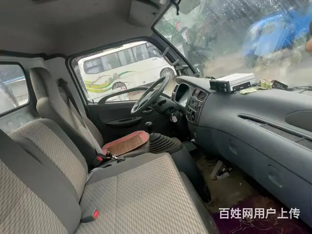 国五东风多利卡满载8吨油罐车 - 图片 4