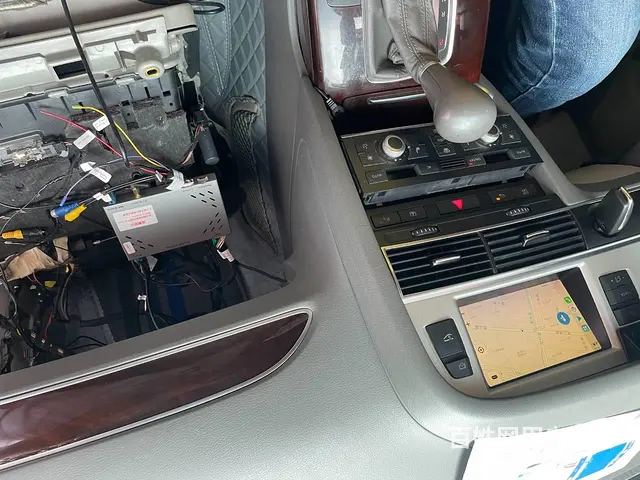 奥迪A6L安装CARPLAY 倒车影像 - 图片 6