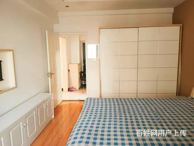 急租时代广场电梯房两室两厅装修设全拎包就住2350元 - 图片 1