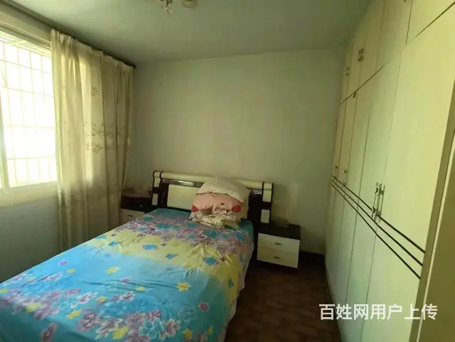 2000多单价洪南路菜市场对面临街三房简单装修带家具家电岀售 - 图片 1