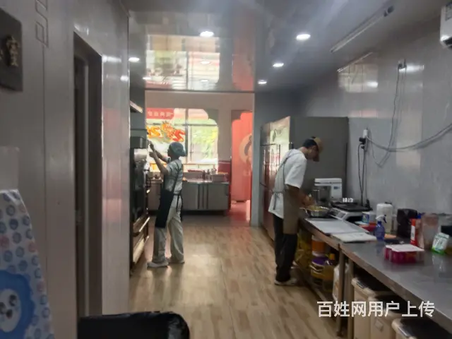 【同城搜铺网免费找店】中央公园86平空铺转让 - 图片 5