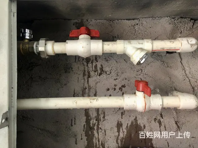 鹤岗市兴安区 上门暖气管道断管 更换阀门 - 图片 1