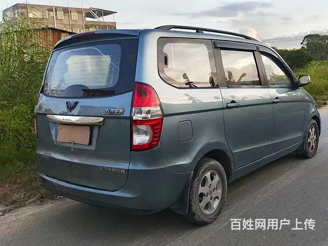 五菱宏光7座面包车 - 图片 5
