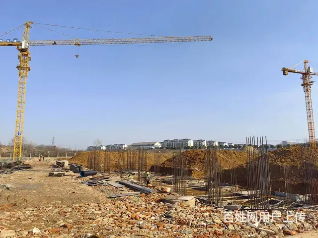 厂房出售，有现房出租，层高12米，有行车。 - 图片 1