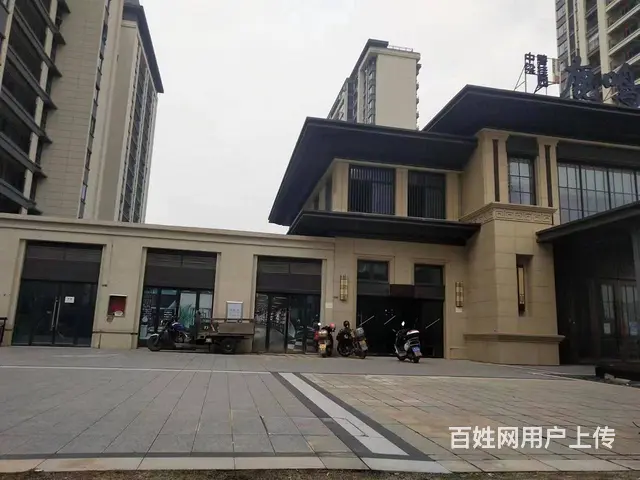 新装修 接手可使用。位置优越 人流量大  随时看店 - 图片