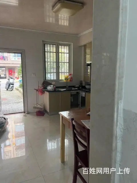 出租万士新村旁库上一楼，三室两厅，双阳台 - 图片 2