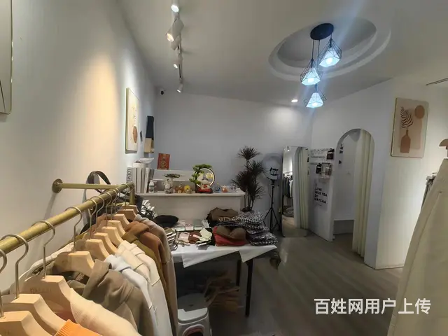 （极 致）大学旁精装修服装店！接手就可以营业不用重新投入 - 图片 10