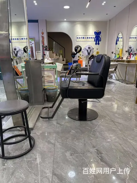店内精装修 环境干净卫生 人流量大 生意好做 - 图片 1