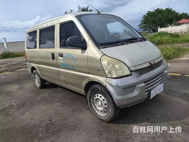 13年上牌五菱荣光面包车 - 图片 2