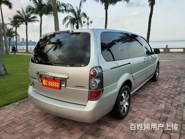 5.58万转2010七座别克陆尊3.0自动波商务车 - 图片 2