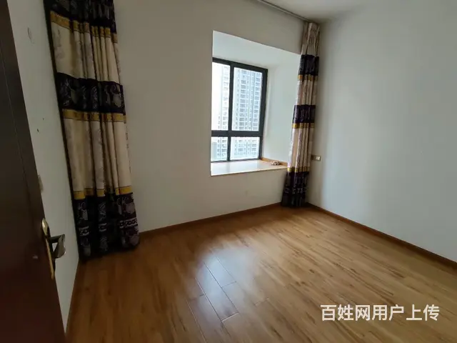 香格里拉套二住家装修，证快满5年 - 图片 3