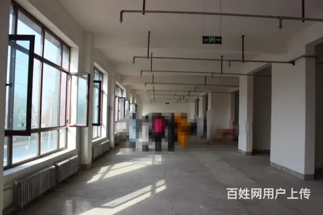 面向翠湖公园的商铺出租 - 图片 1