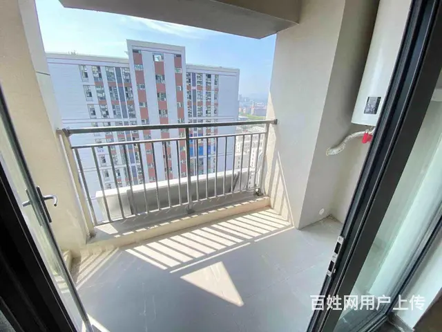 绿地德迈，楼间距大视野好，南向厅双南卧，刚需 车房 - 图片 4