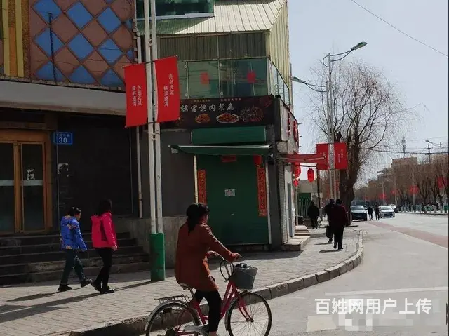 广场和公园旁餐饮一条街路口烤肉店转让 - 图片 2
