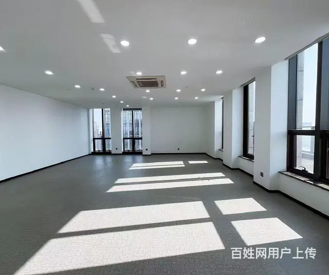 地铁口招人方便 800方顶楼整层带双露台 高利用率 实图呈现 - 图片 4