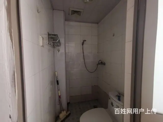 有单独的卫生间和厨房，不是合租，有阳台，民用水电，看房方便。 - 图片 4