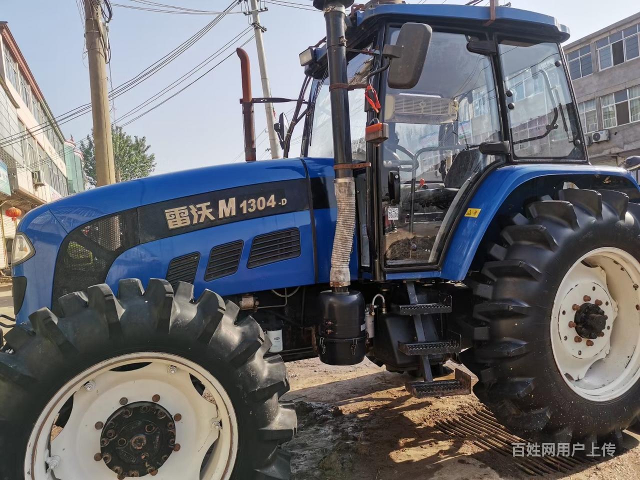 雷沃1304拖拉机,六缸发动机,空调驾驶室