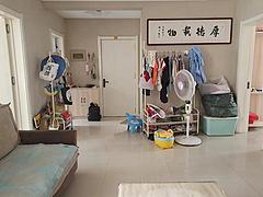 阳光馨园  一楼 方正三居室  带地上储