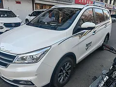 宝骏730 2019款 1.5T 手动 风尚型7座